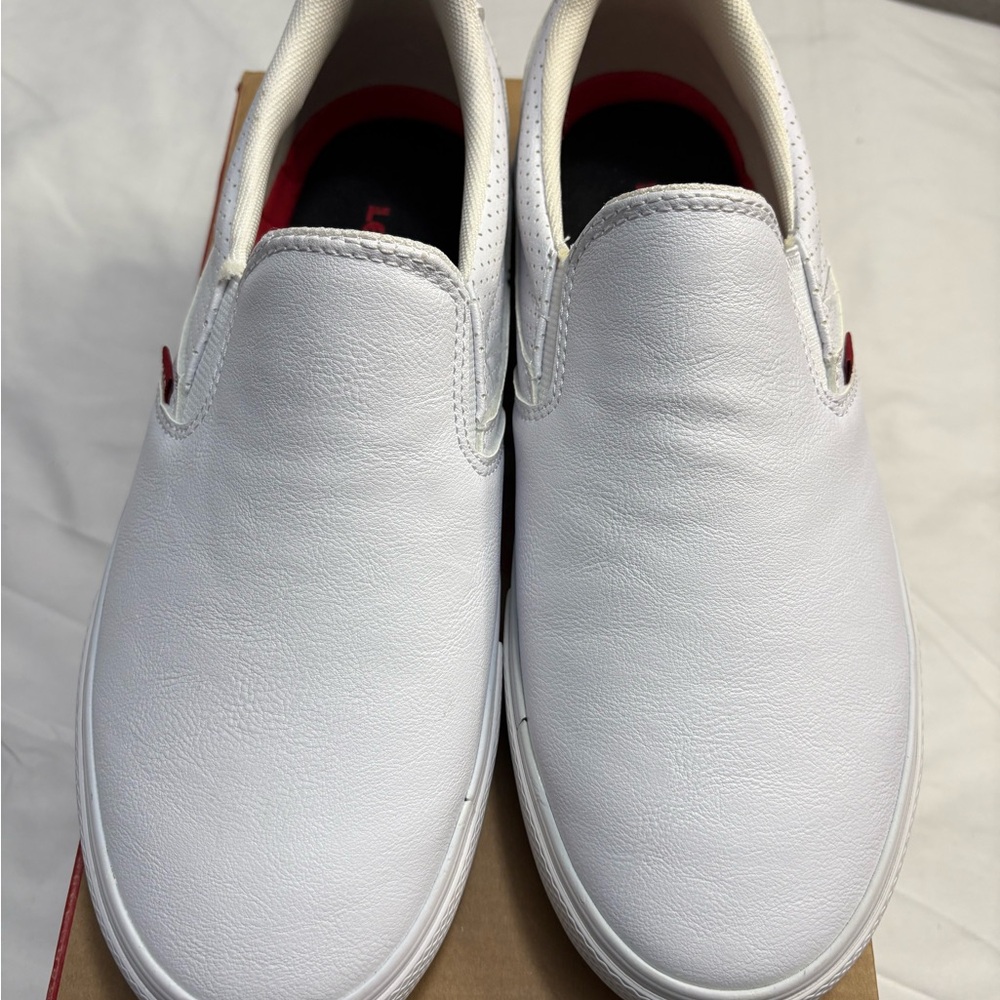 Levi’s Naya Perf Women’s SlipOn Sporty Casual Synthetic Leather Sneaker Size10